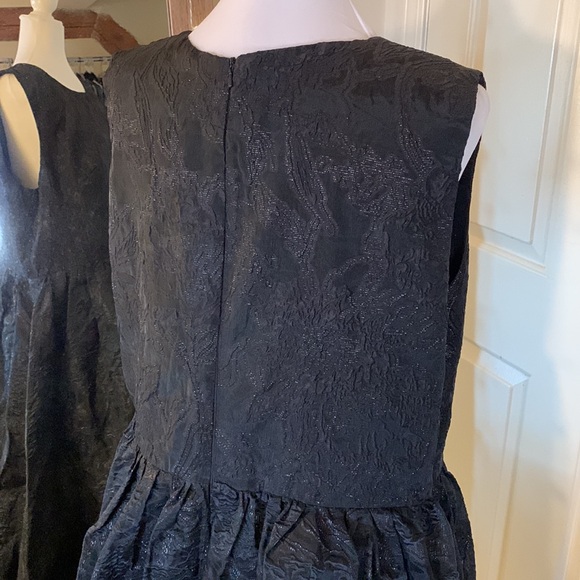 MAC DUGGAL
Mac Duggal Sleeveless High Low Brocade Gown - Picture 12 of 16